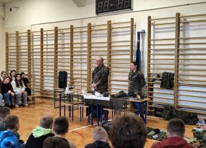 Miniaturka: Edukacja z wojskiem